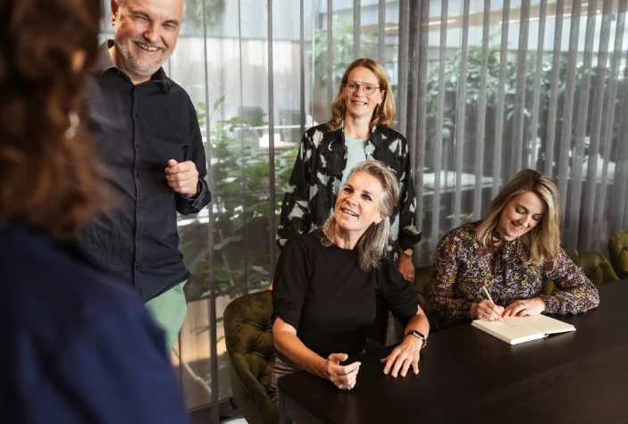 Re-integratie bij ziekte: intern of extern?